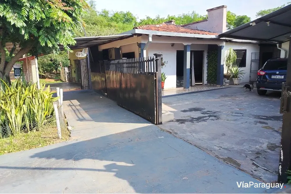 Casa à venda em Caacupé Centro com 5 dormitórios