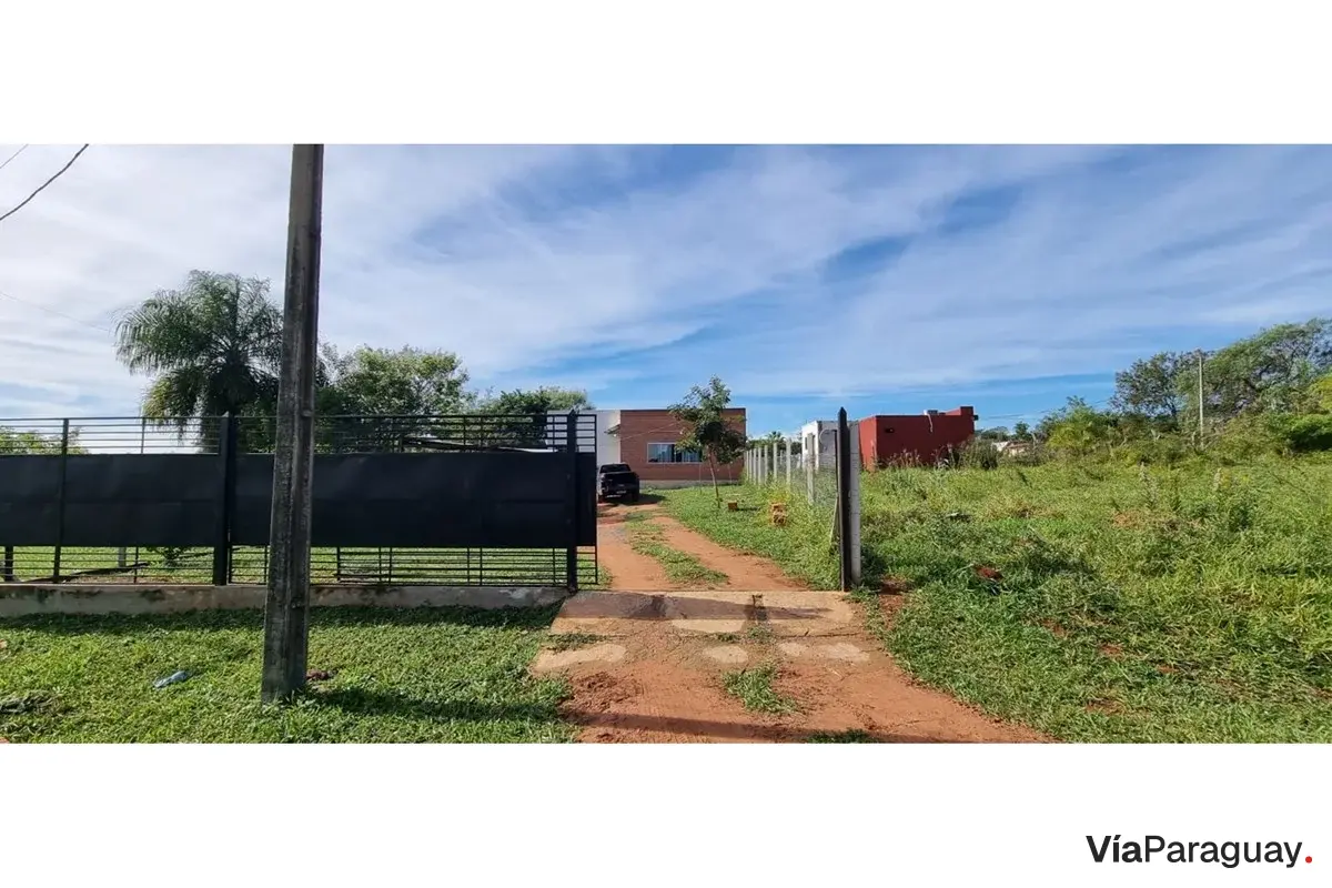 Casa à venda em Caacupé com amplo terreno