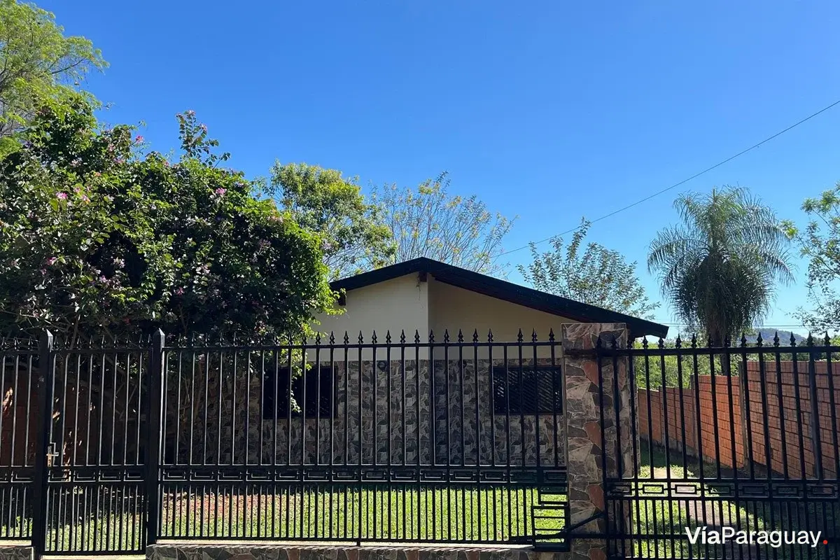 House for sale in Caacupé, Cordillera