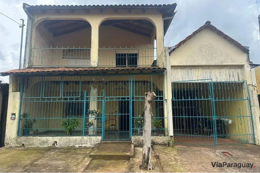 House for sale in Caaguazú with 4 bedrooms