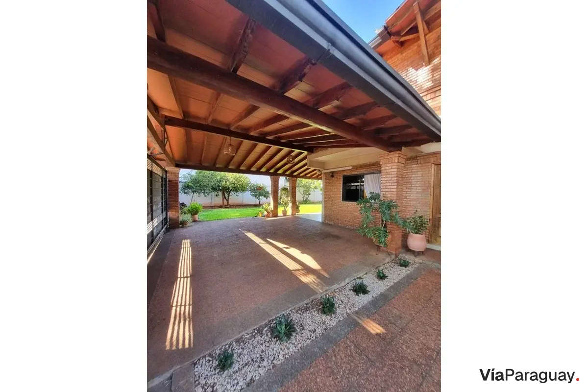 House for sale in Campo Grande, Luque, with 4 bedrooms