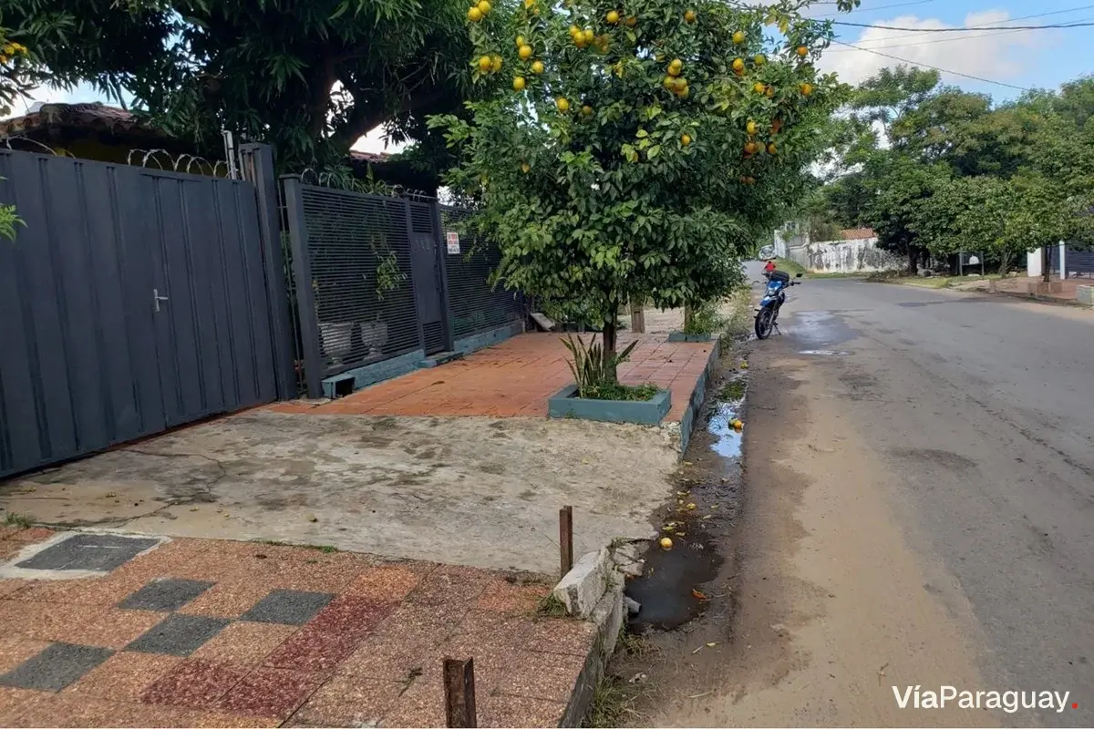 Casa en venta en Campo Grande, Luque, con piscina