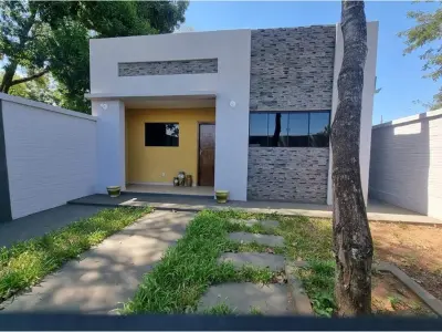 Casa à venda em Capiatá com 2 dormitórios e garagem
