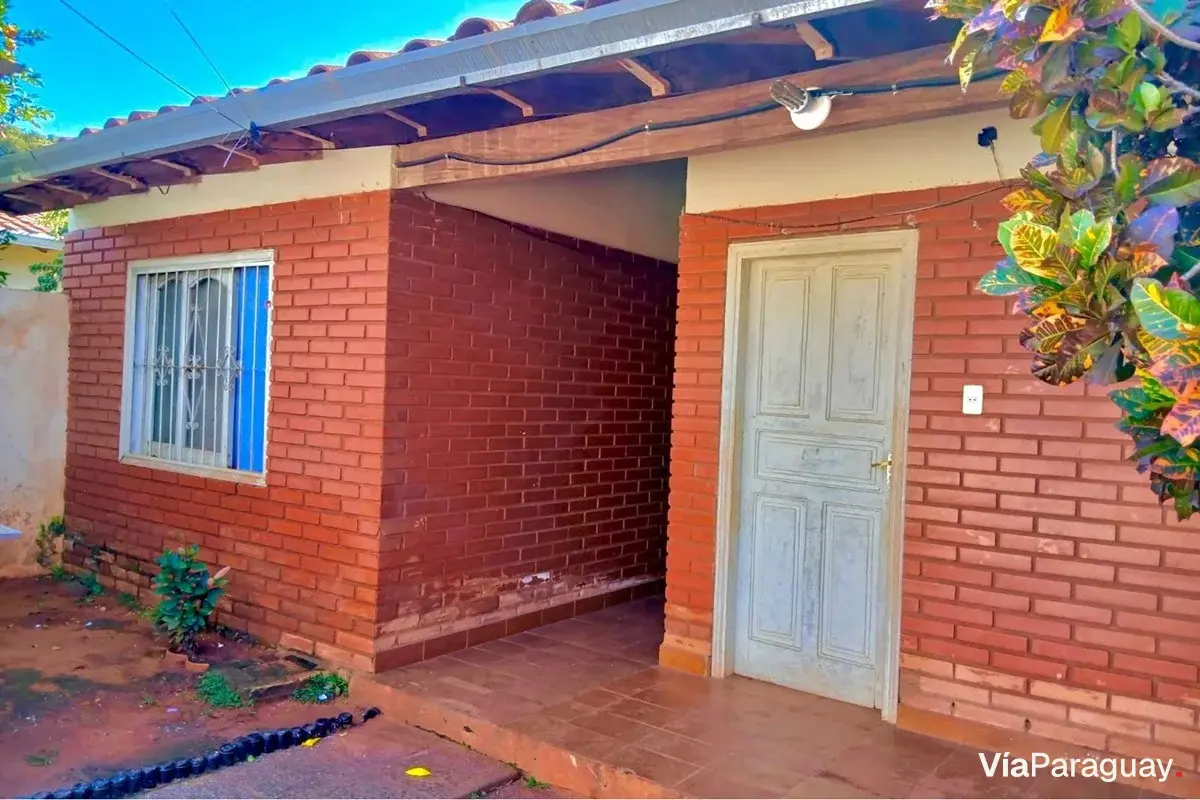 House for sale in Capiatá with large patio