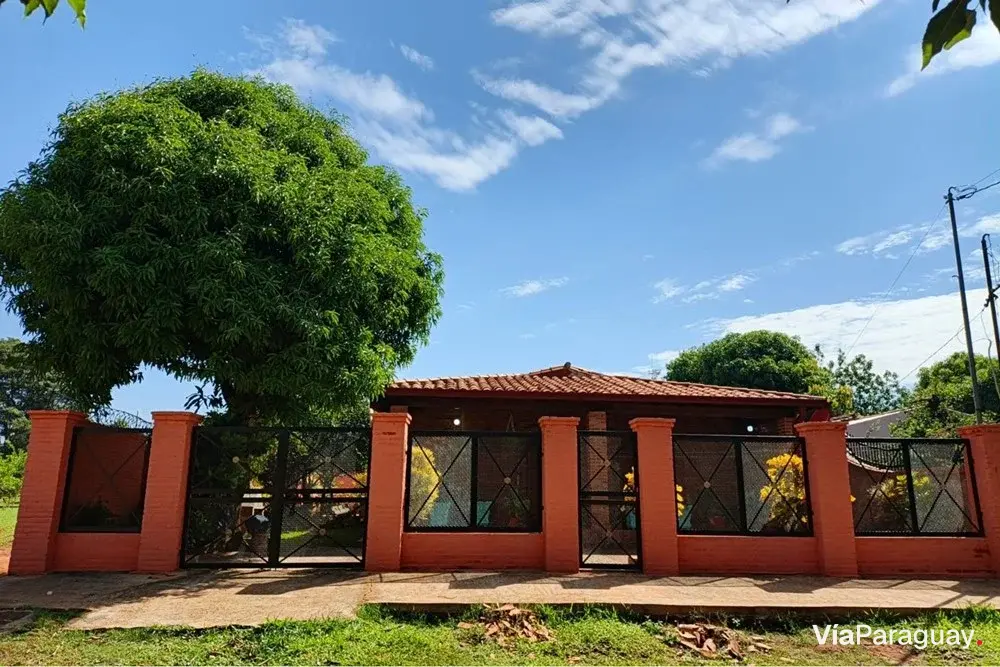 House for sale in Capiatá with large lot