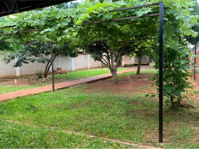 Casa en venta en Capiata con local comercial