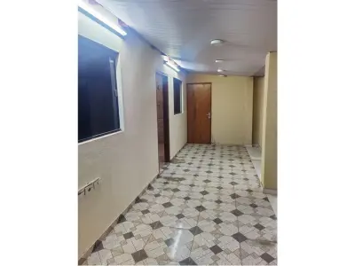 Casa à venda em Capiatá com piscina e jardim