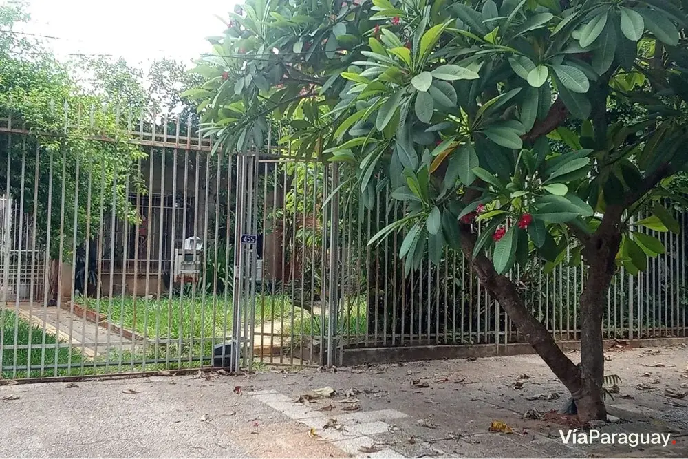 House for sale in Carmelitas, Asunción