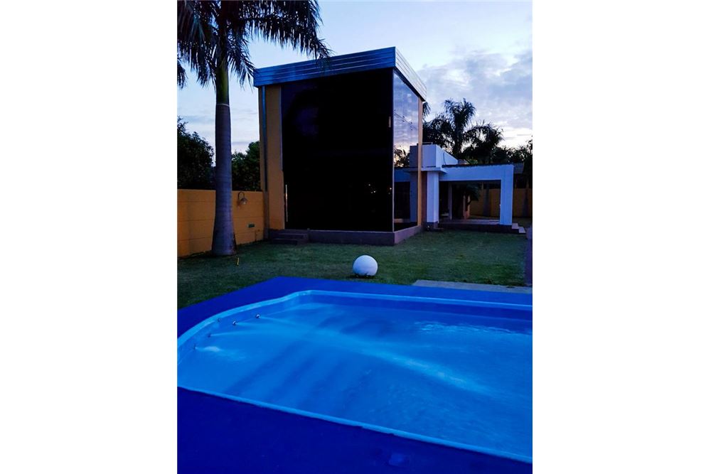 Casa à venda em Carmen del Paraná, Itapúa