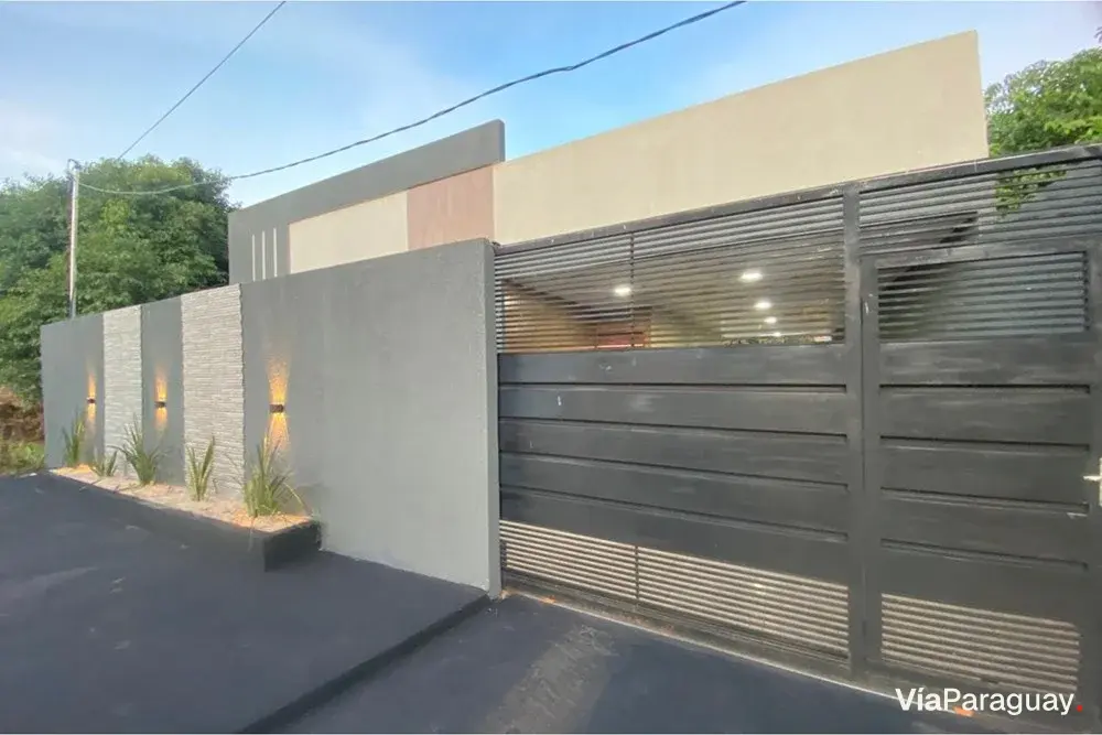 Casa à venda em Ciudad del Este com 3 dormitórios