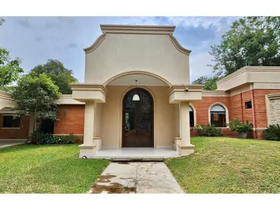 House for sale in Club de Campo Surubi'i, Mariano Roque Alonso
