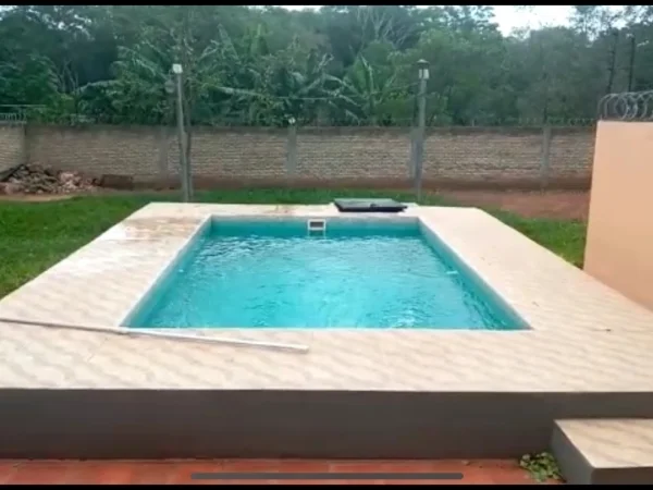 Casa en venta en Colonia Thompson, Ypané — 2 dormitorios con piscina
