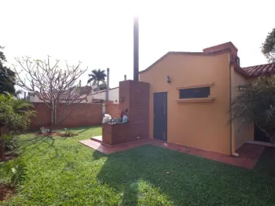 Casa en venta en condominio Boulevard Confederación, Luque