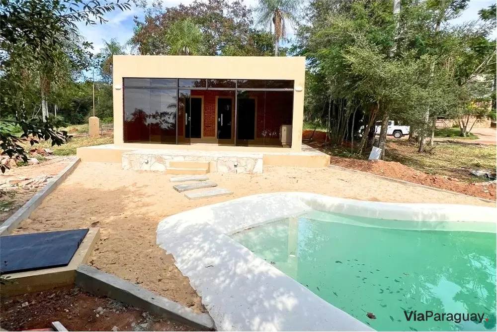 Casa à venda em condomínio fechado em Piribebuy