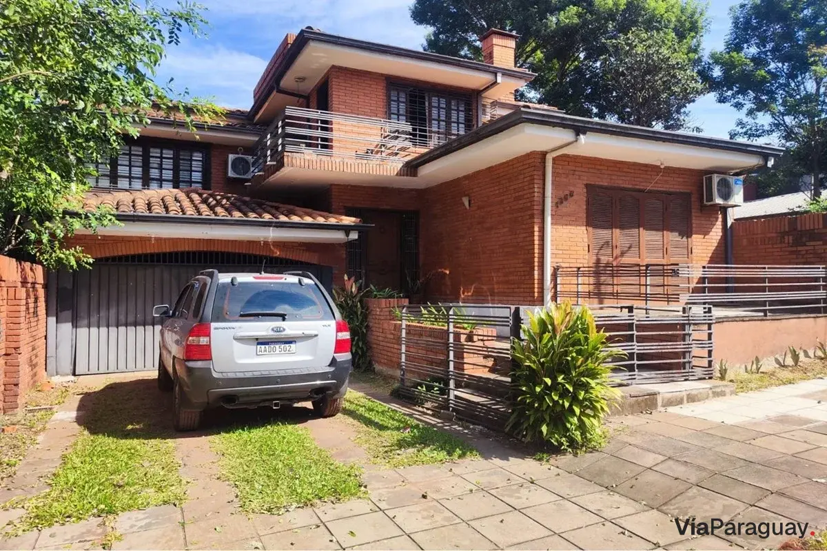 Casa en venta en el barrio Nazareth, Asunción