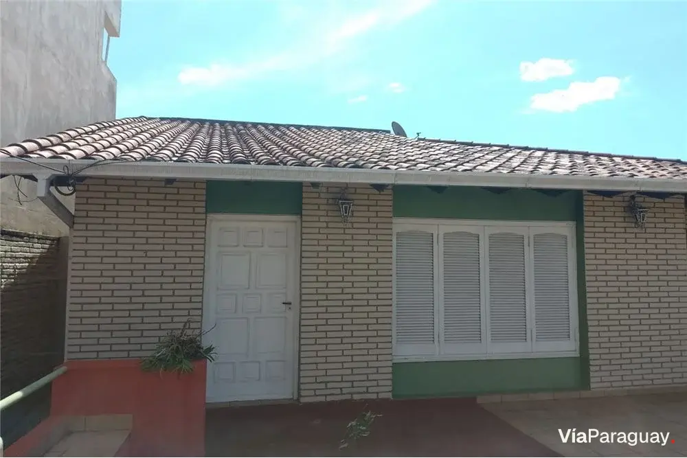 Casa en venta en el centro de Encarnación, Inmaculada Concepción