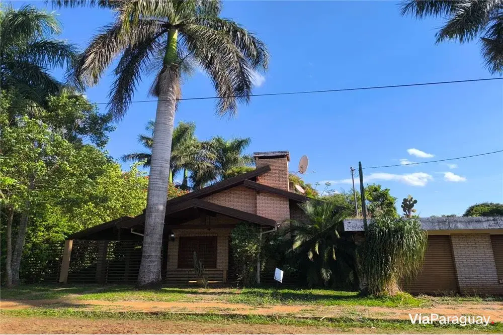 Casa à venda no centro de Fram, Itapúa