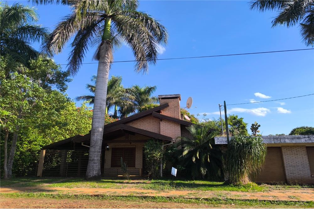 Casa à venda no centro de Fram, Itapúa