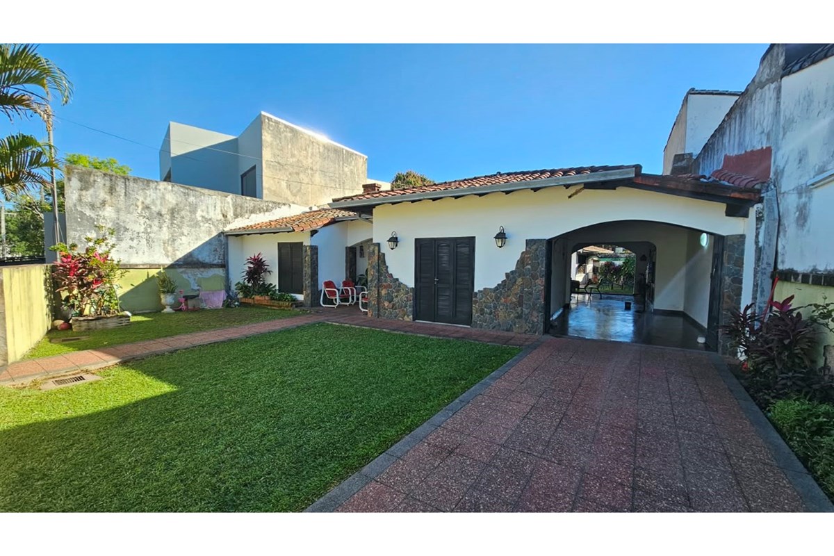 House for sale in Grupo Habitacional Aeropuerto