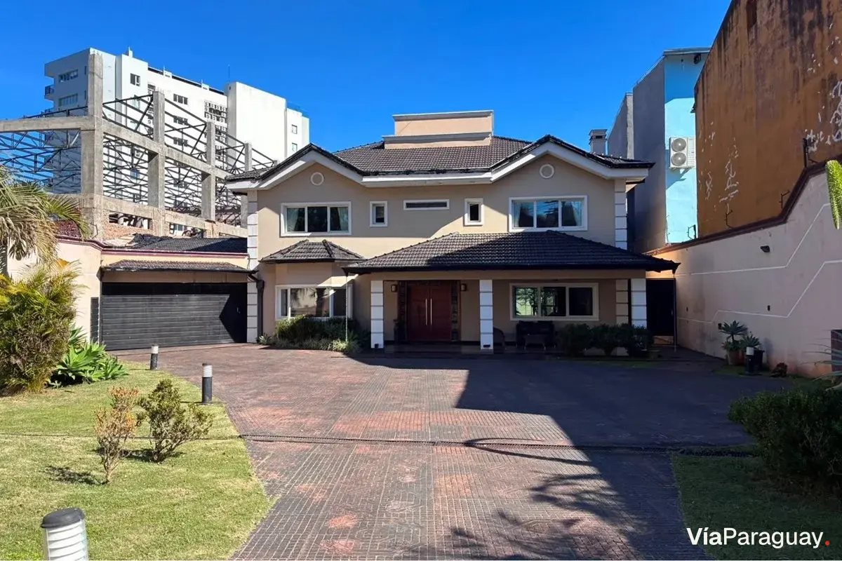 Casa en venta en Encarnación, barrio Catedral