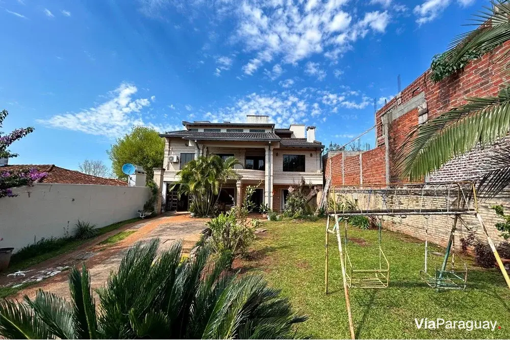 House for sale in Encarnación with 5 bedrooms