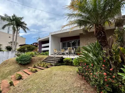 House for sale in Encarnación with pool and barbecue area