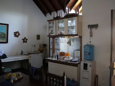 Casa à venda em Encarnación, Itapúa, com 3 dormitórios