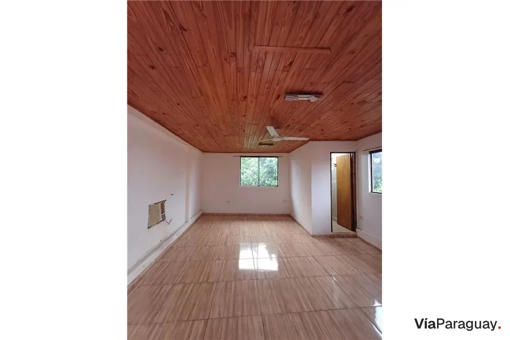 Casa à venda em Encarnación, Itapúa, com 6 dormitórios