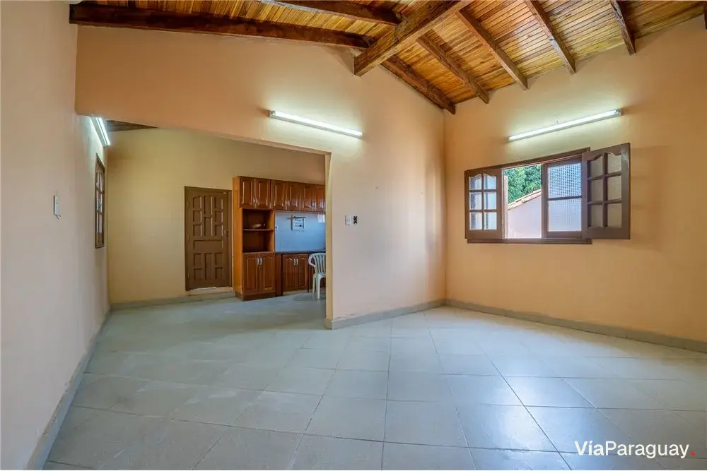 House for sale on corner with commercial space in Villa Elisa