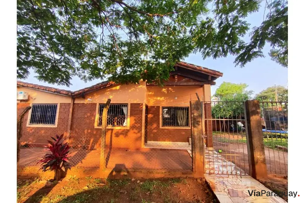 Casa à venda em esquina em Cambyretá, Barrio Los Maestros