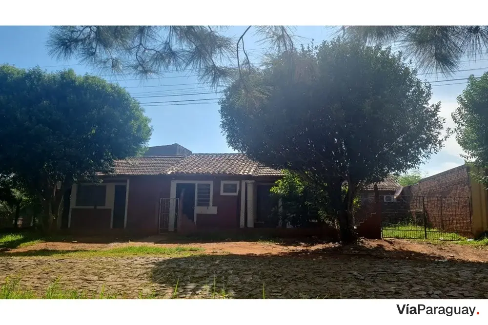 Casa de esquina à venda em Cambyretá, Itapúa