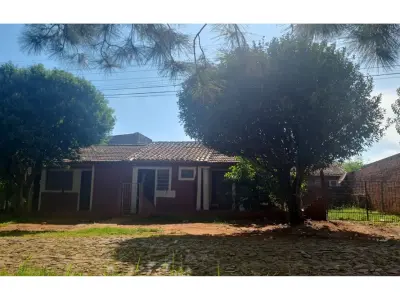 Casa de esquina à venda em Cambyretá, Itapúa