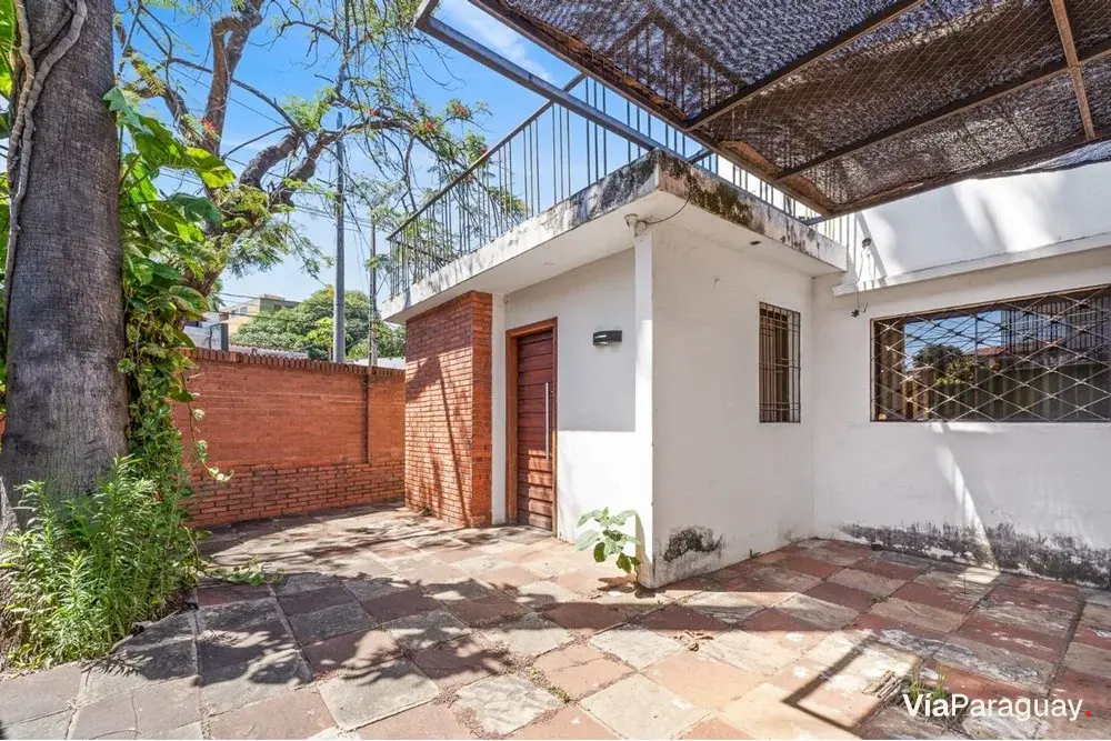 Casa à venda em esquina no Ciudad Nueva, Assunção