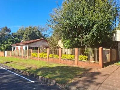 Casa à venda em esquina em Encarnación, Itapúa