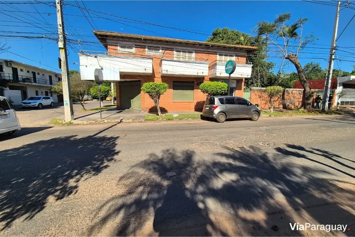 House for sale on a corner in Fernando de la Mora