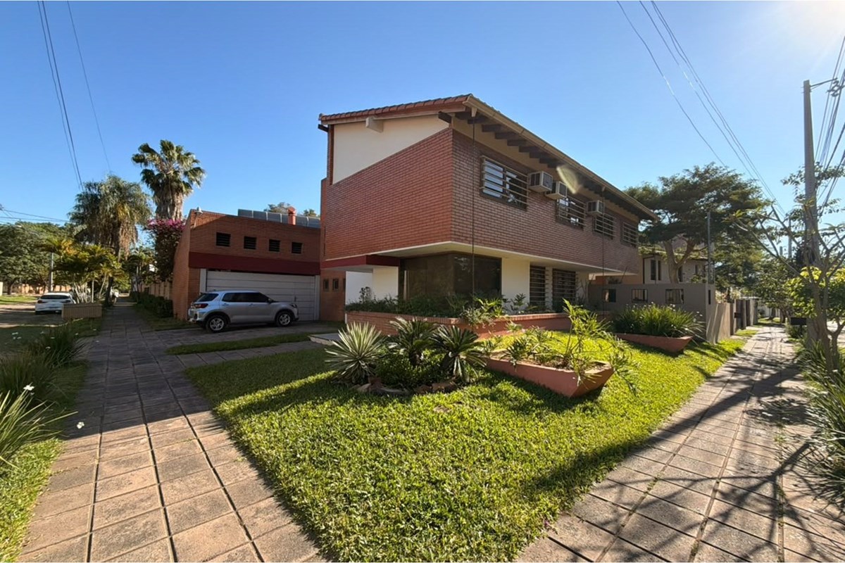 Casa à venda em esquina em Santa Librada, Assunção
