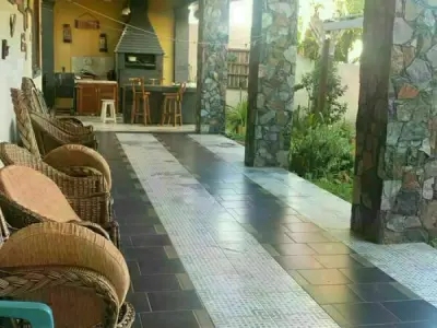 Casa en venta en esquina, Lambaré