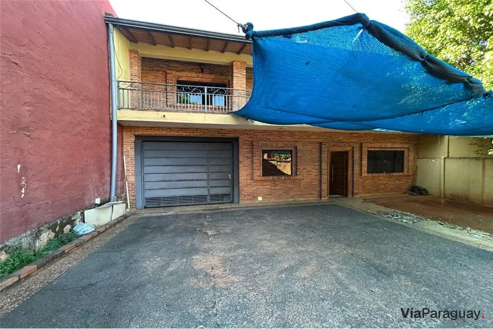 Casa à venda em Fernando de la Mora com 6 dormitórios