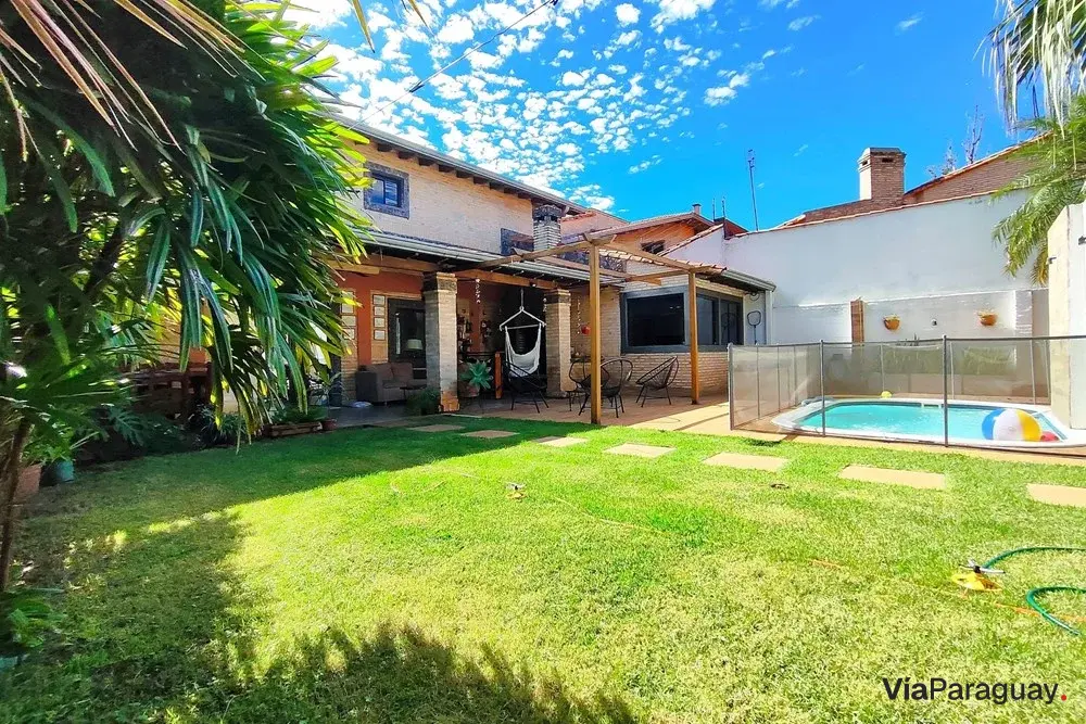 Casa en venta en Fernando de la Mora, zona norte