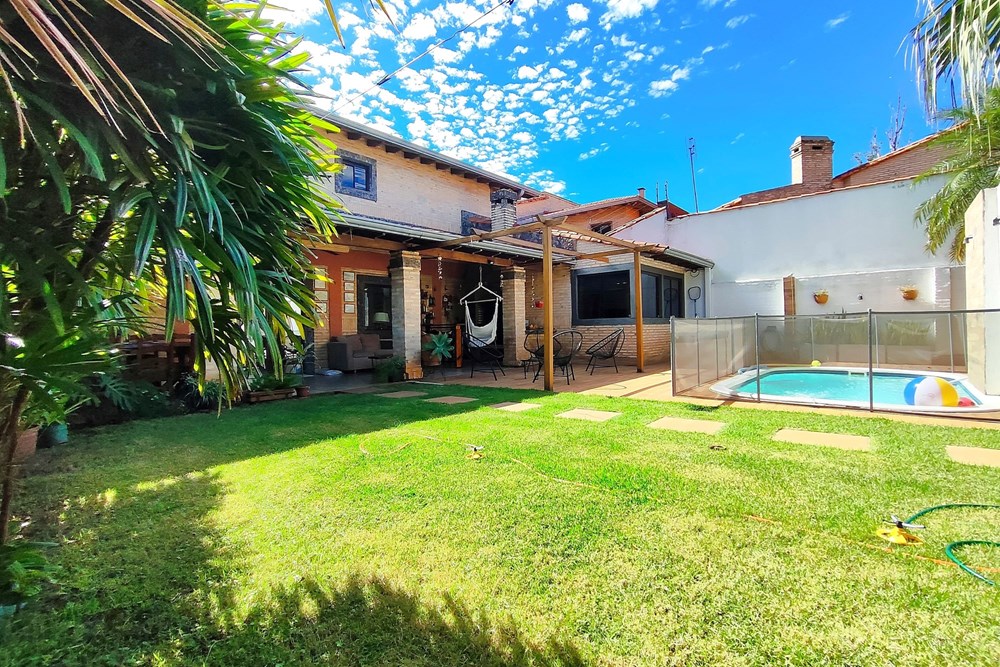 Casa en venta en Fernando de la Mora, zona norte