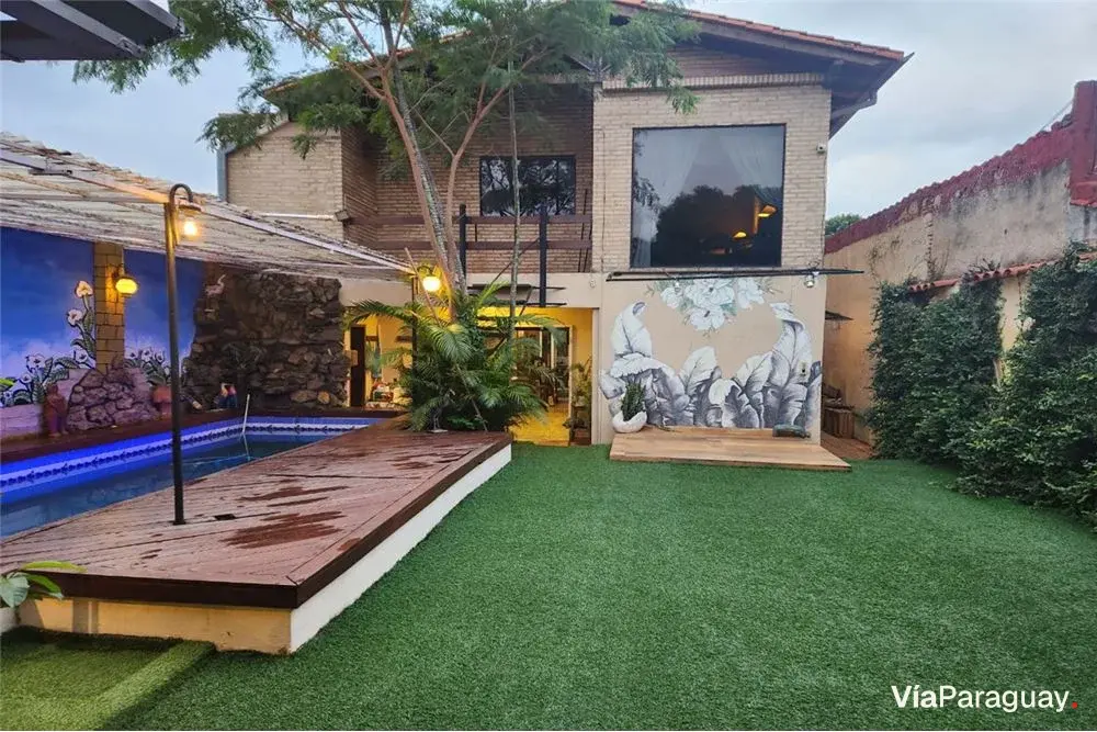 Casa à venda em Fernando de la Mora, zona sul