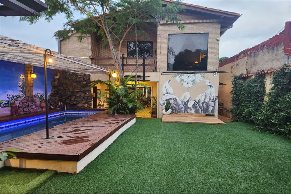Casa à venda em Fernando de la Mora, zona sul