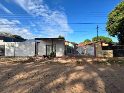 Casa à venda em Fernando de la Mora, zona sul