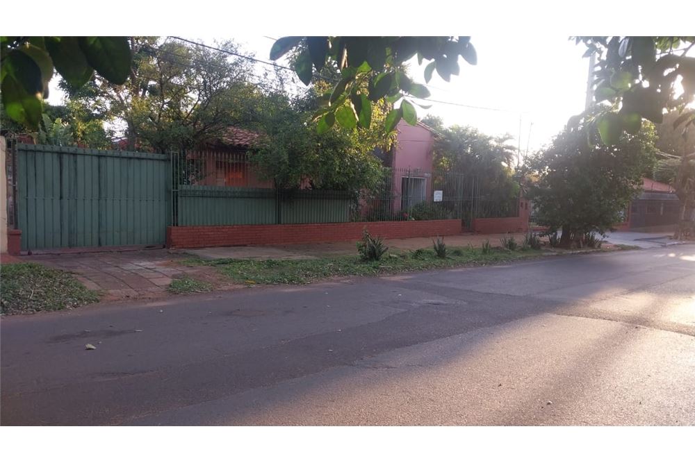 Casa à venda em Fernando de la Mora, zona sul