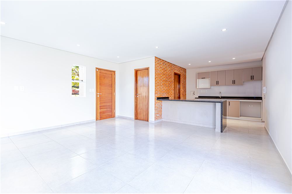 House for sale in Finca 26, Loma Merlo, Luque