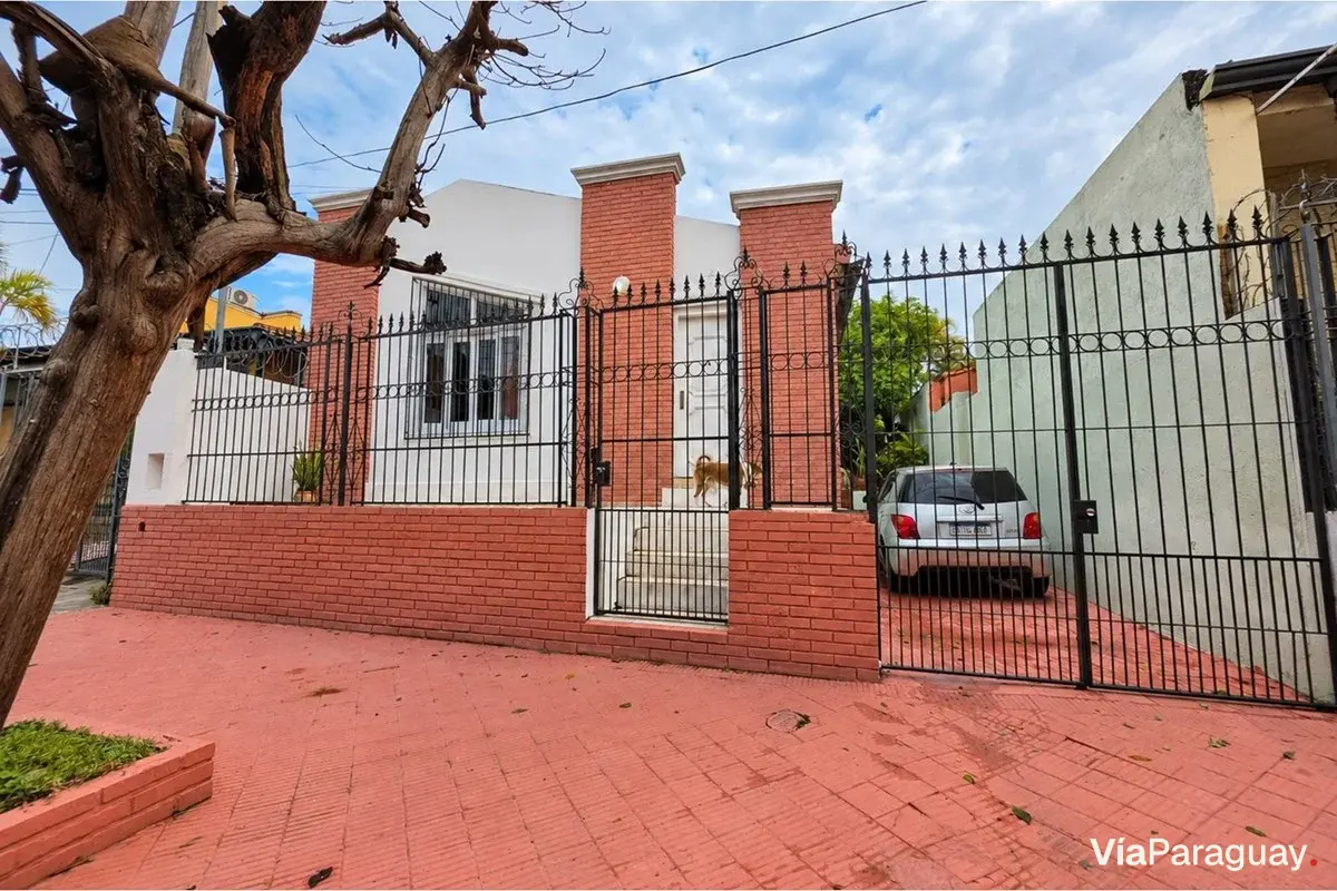 Casa à venda em Hipódromo, Assunção