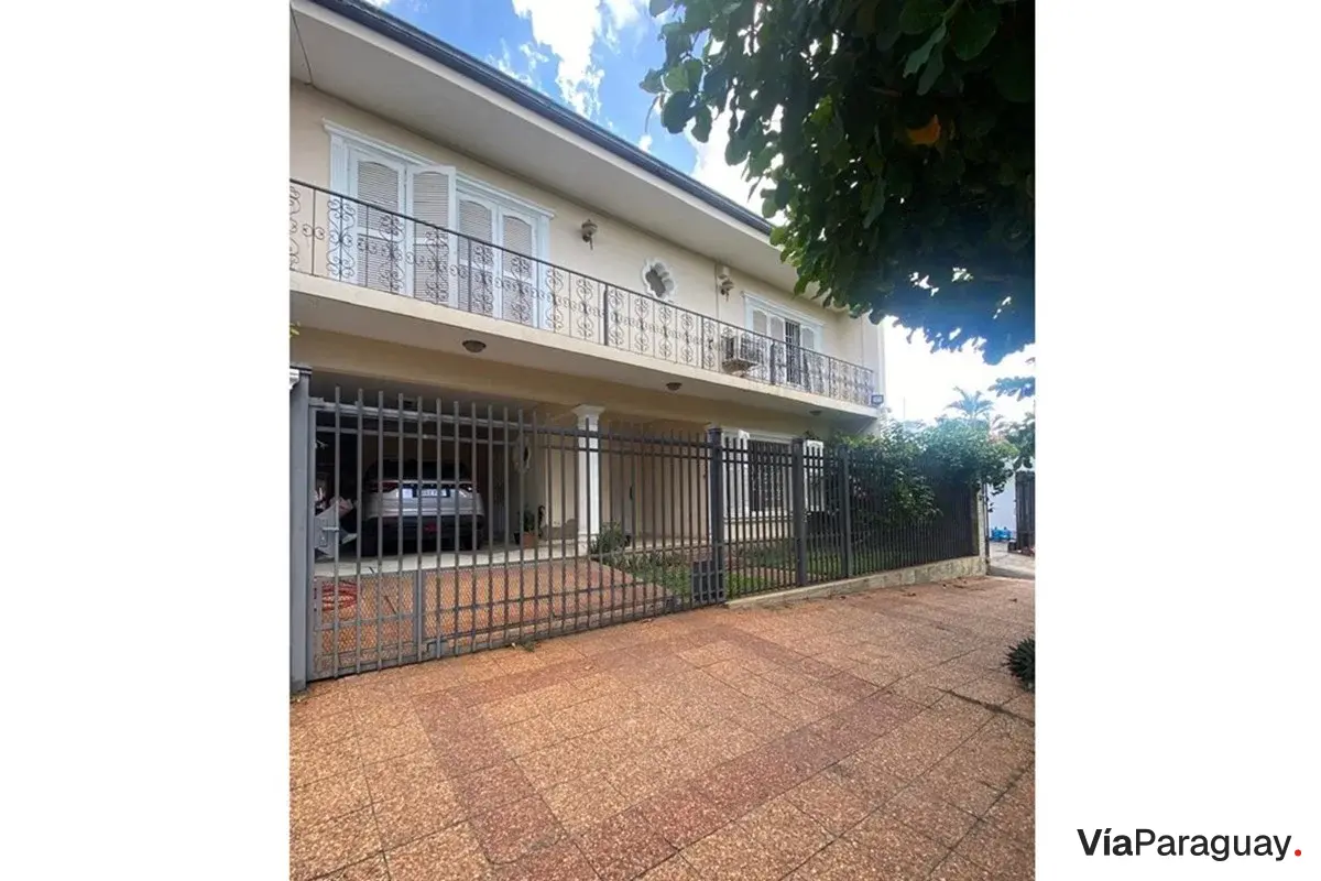 House for sale in Hipódromo, Asunción