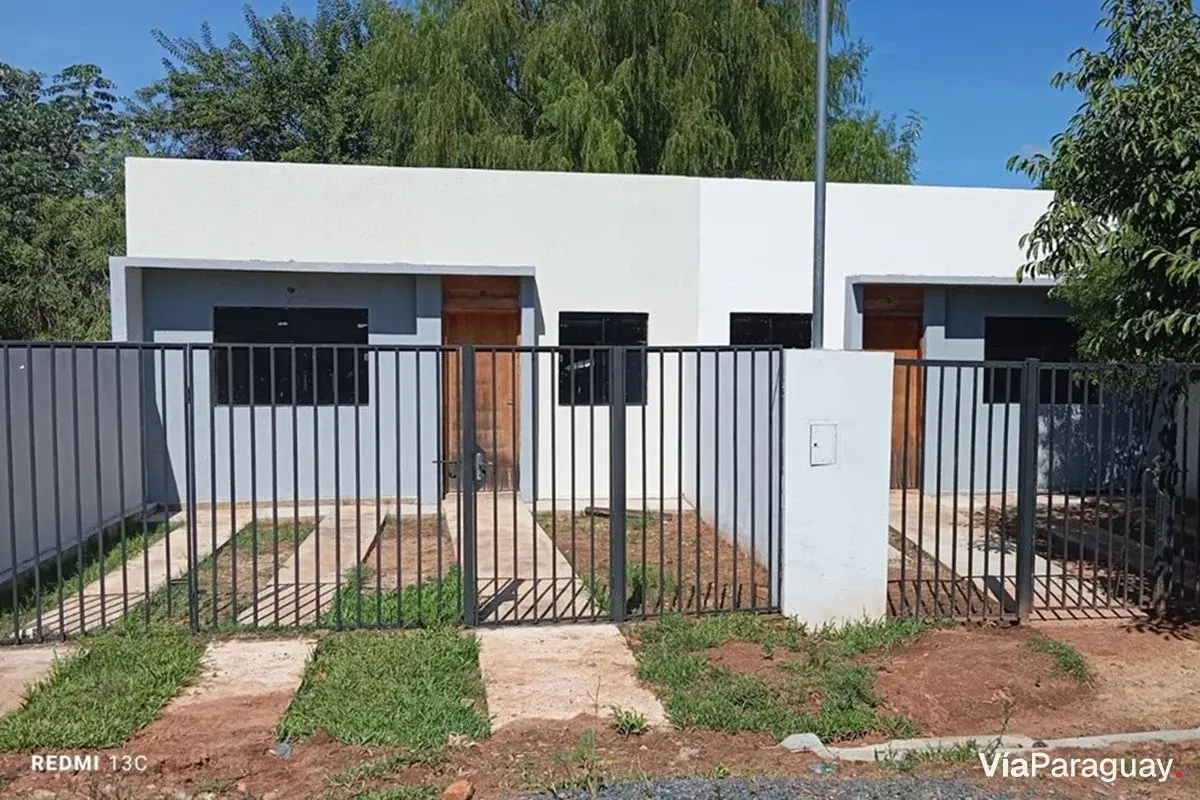 House for sale in Isla Bogado, Luque, with 2 bedrooms