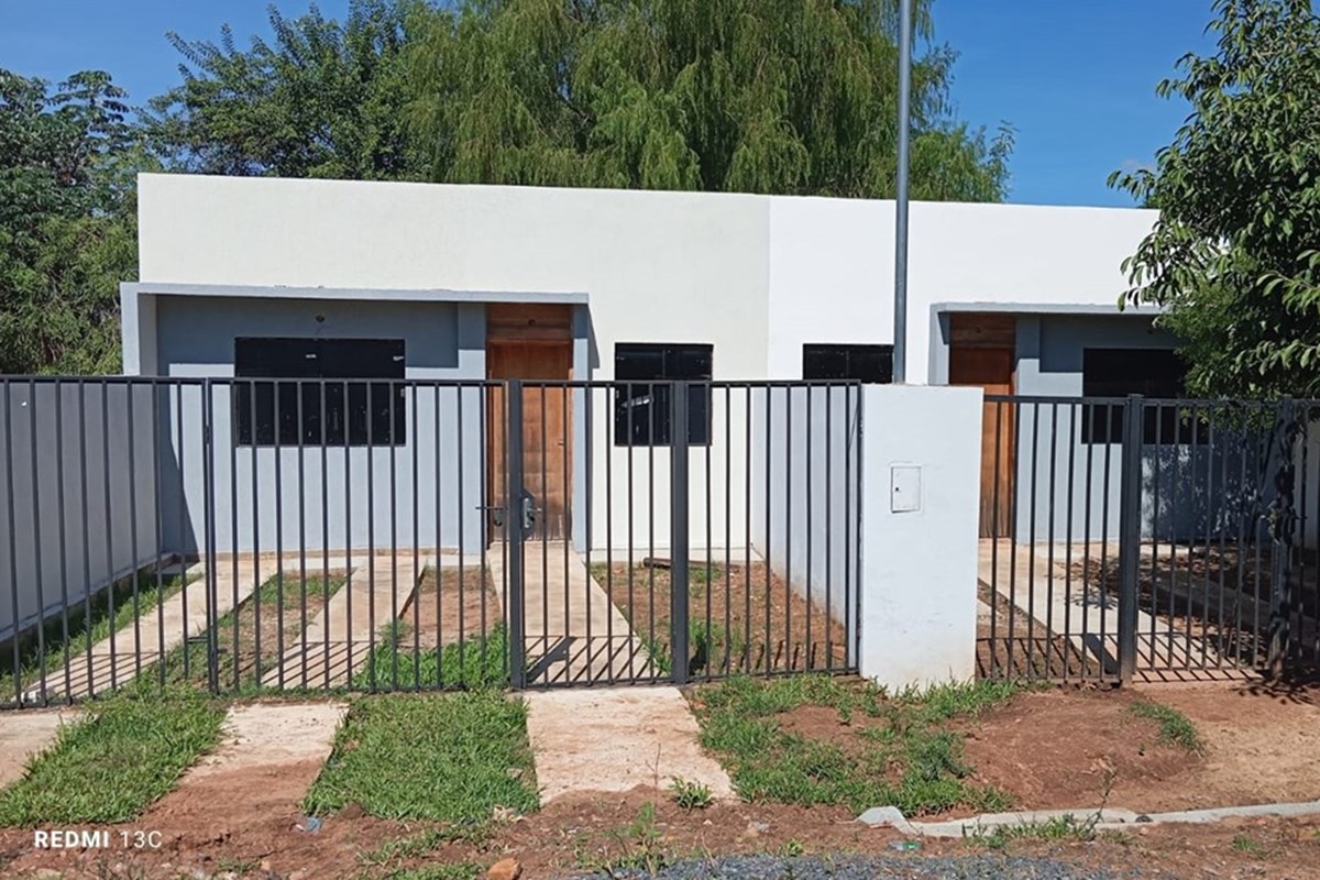Casa à venda em Isla Bogado, Luque, com 2 dormitórios