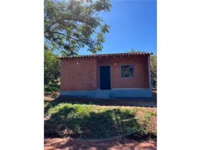 Casa en venta en Itauguá, Guazú Virá, con jardín
